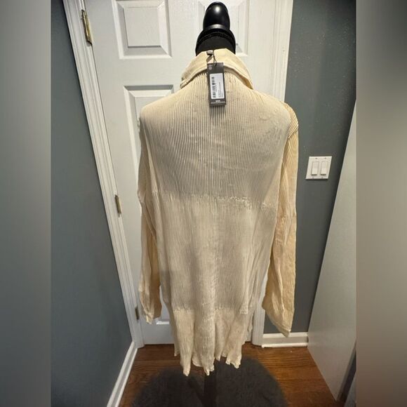 Cream Plisse Button Front Oversized Shirt in US size 10 and 12 - Picture 6 of 7